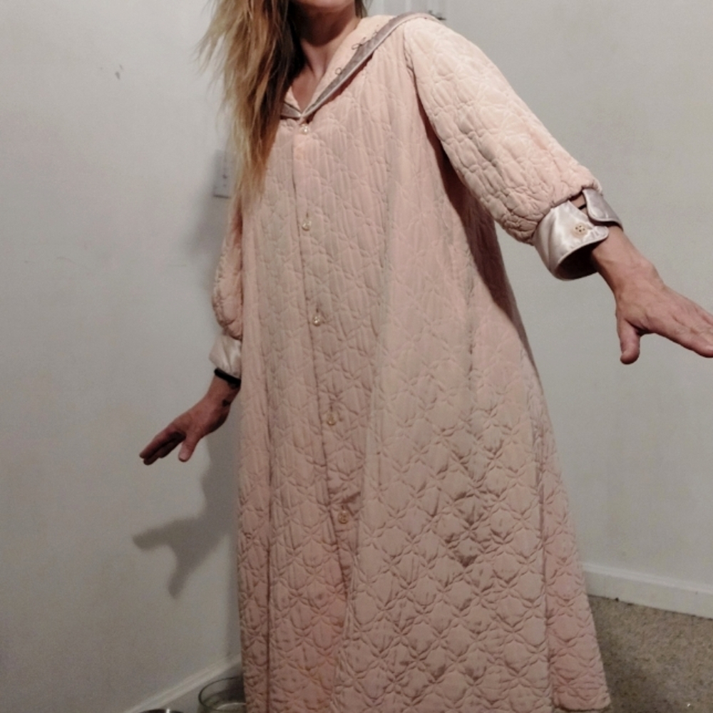 Rare Vintage 50's quilted satin Albert & Albert Robe ~ Housecoat